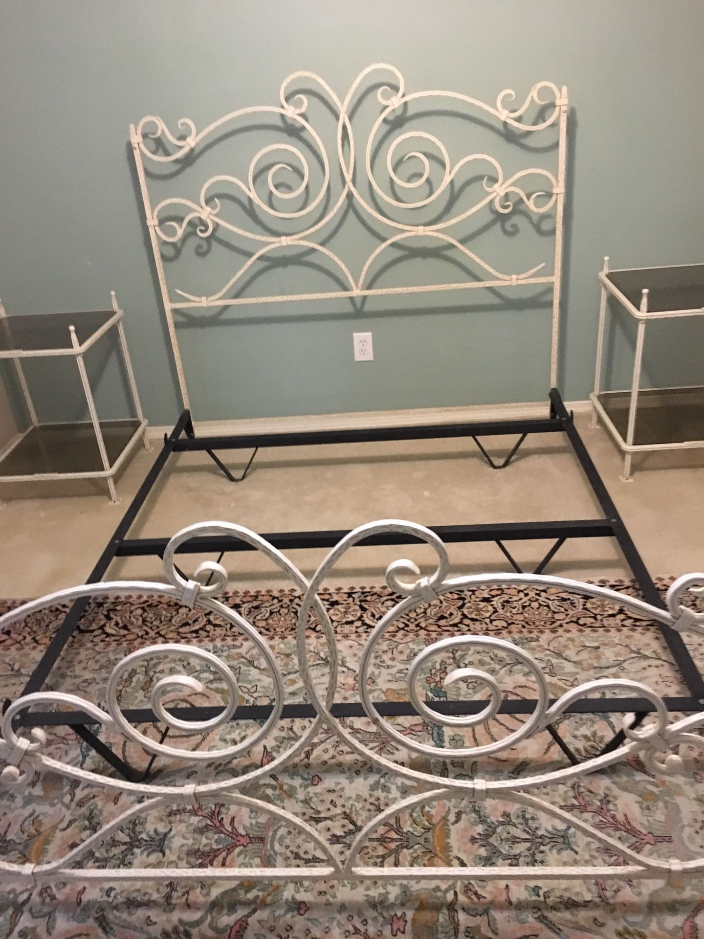 Wrought Iron Bed Set (CLAUDIO RAYES) for Sale in Dallas, TX OfferUp