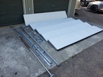 10'x8' Garage Door (almost new) $350 obo