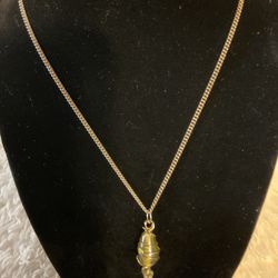 Gold Necklace With Green Glass Pendant 