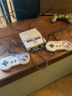 Super NES Mini With 21 Games And 2 Controllers