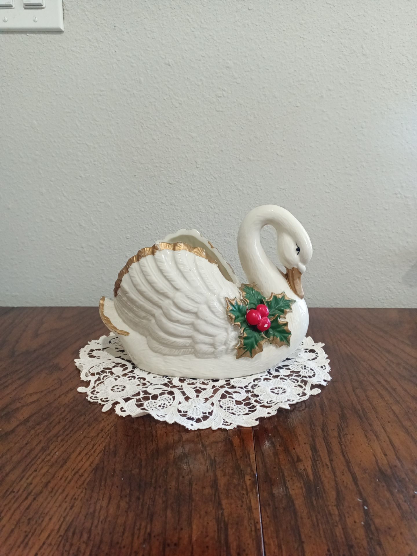 Crown Accents Large White Porcelain Christmas Swan Vase/Planter