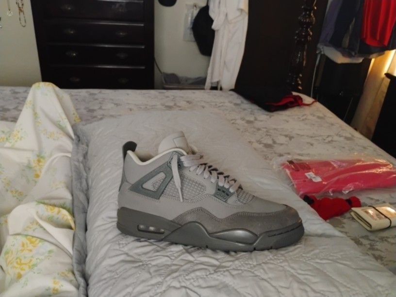 AIR JORDAN 4 RETRO