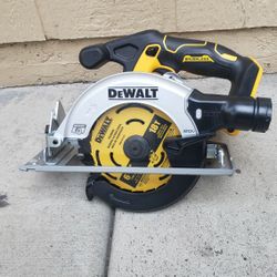 Dewalt 20v Circular Saw Brushless Brand New Tool Only Includes Blade