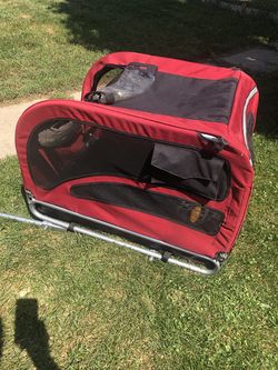 Bike pull behind dog carrier