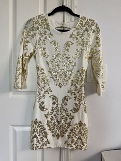 Stunning White And Gold Figure Flattering Women’s Dress Size S Retail $75
