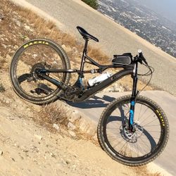 Specialized Levo E-bike 