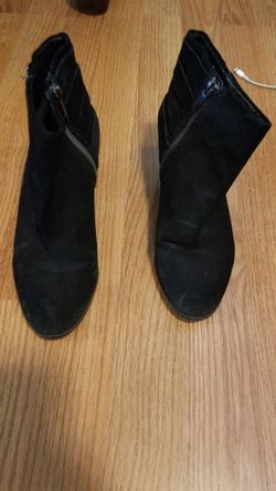 Boots size 6M