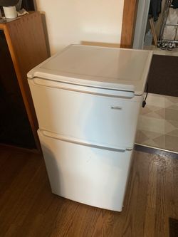 Small kenmore refrigerator freezer