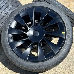 (4) NEW 2025 OEM 20” TESLA MODEL Y INDUCTION WHEELS RIMS TPMS OEM GOODYEAR 255/40/20 