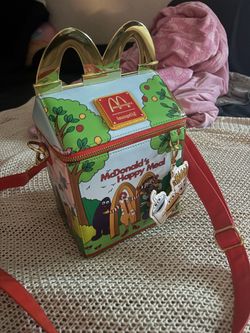 Lounge fly mc Donald’s bag