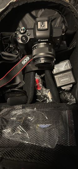 Canon eos m50 mirrorless digital camera with 15-45mm lens kit