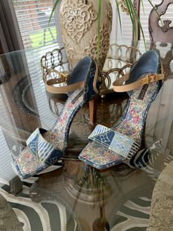 Louis Vuitton Sandals for Sale in Irving, TX - OfferUp