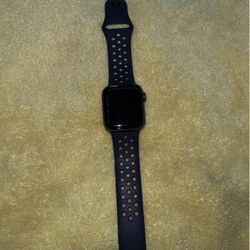 Apple Watch Series 4 Nike 