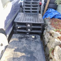 Plastic Pallets As Many As You Need ($6) Eac