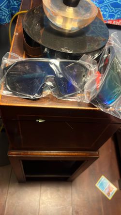 2 Pairs Of Oakley Like Glasses