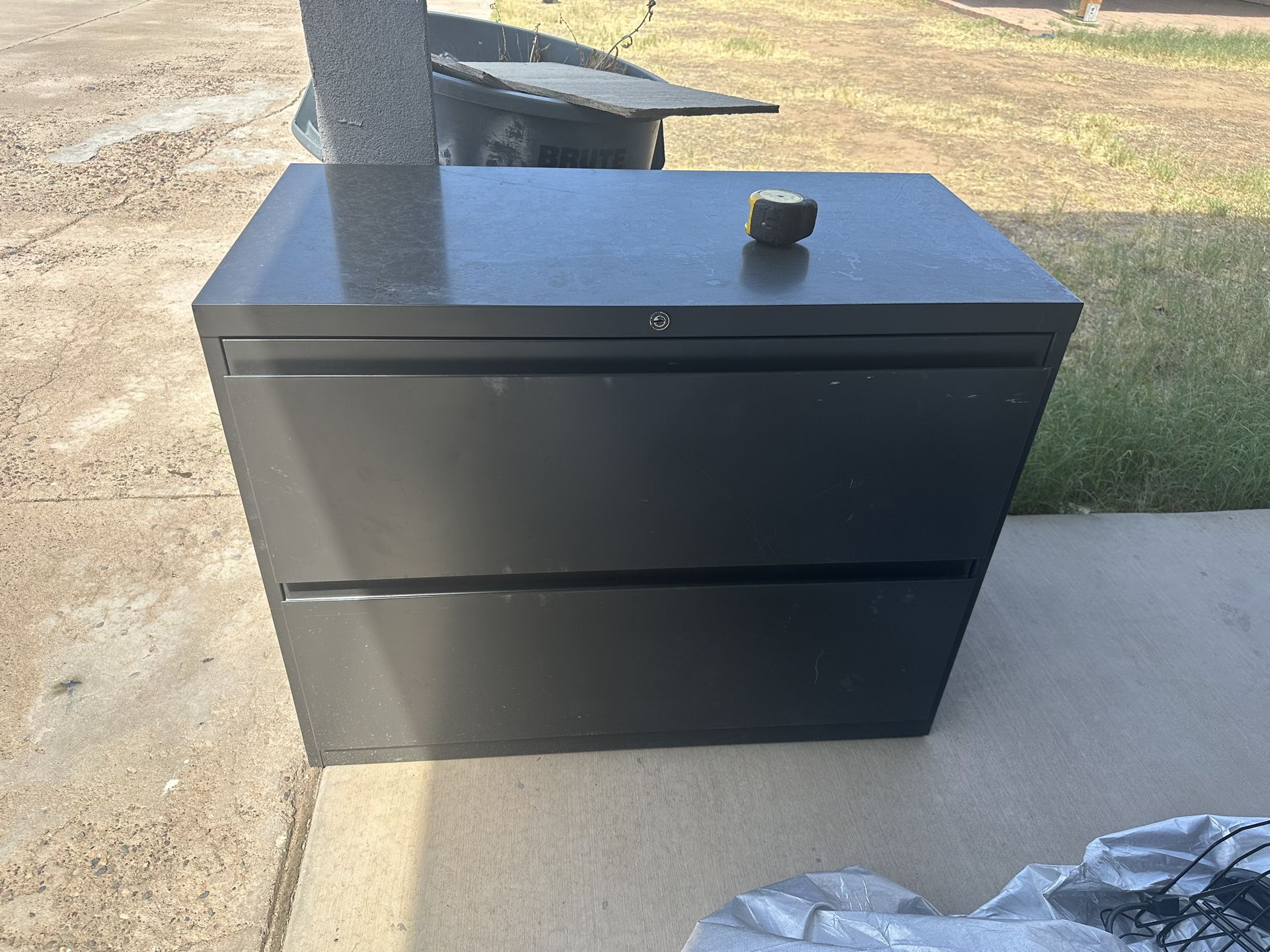 Filing Cabinet (No Keys)