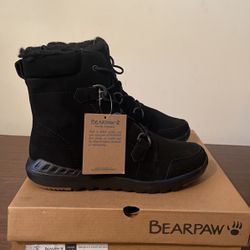 New Women’s Snow Boots Size 10