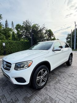 Mercedes-Benz GLC SUV – White