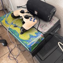 PS4 BUNDLE.    $175