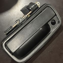 Exterior Door Handle For 1(contact info removed) Toyota Tacoma Smooth Black with Keyhole front left     fe4)