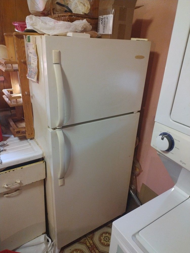 Frigidaire Stove And Refrigerator