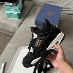 Jordan 4 White Thunder Size 10 Men 
