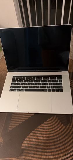 Apple MacBook Pro Laptop
