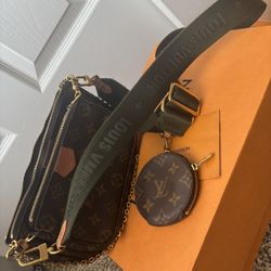 Louis Vuitton Multi Pouchette 
