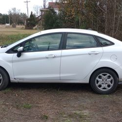 2013 Ford Fiesta 