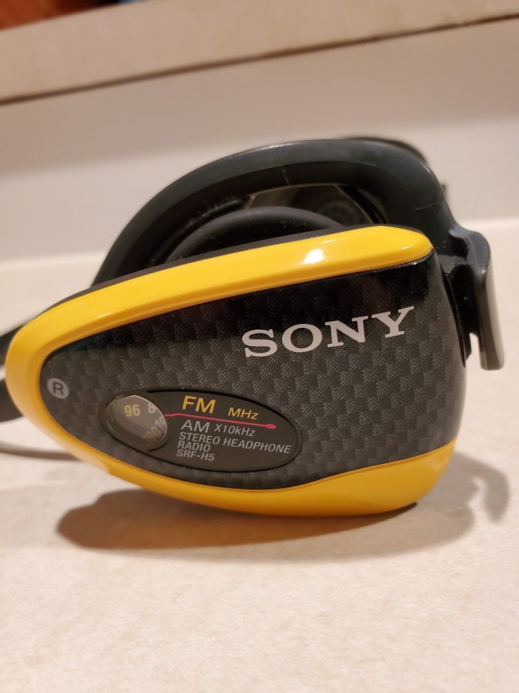 Vintage Sony AM/FM Walkman radio headphones for Sale in Saylorsburg, PA ...