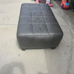 Oversized ottoman 