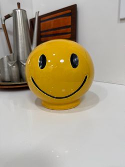 Vintage 1970's McCoy Pottery USA Yellow Smiley Happy Face