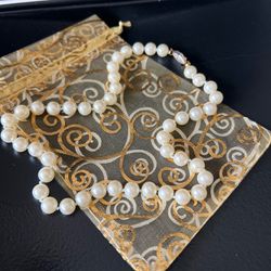 Vintage 80's 16" Knotted Faux Pearl Necklace w/Decorative Clasp