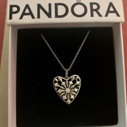 Pandora Heart ❤️ necklace. NEW