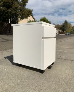 MALM Drawer unit on castors/night stand