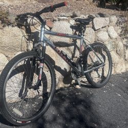 Trek 4500 Mountain Bike