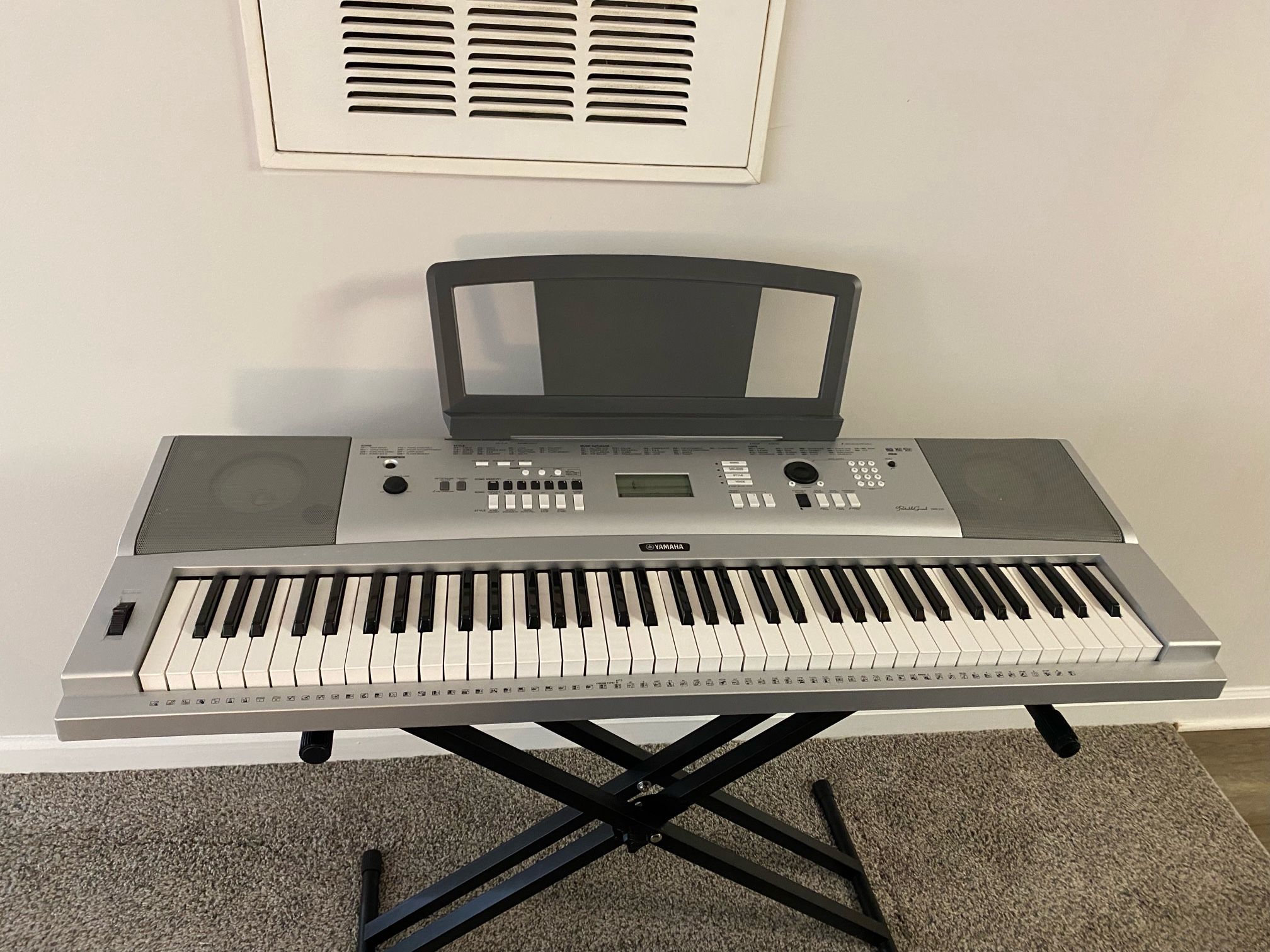 Yamaha Piano Keyboard