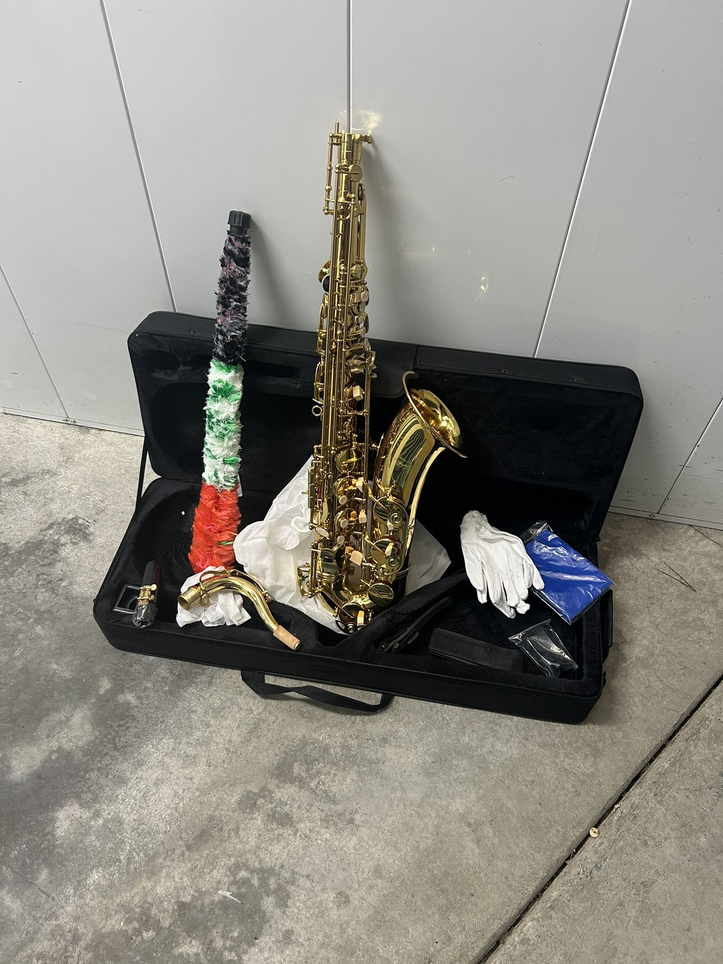 Gorgeous Tenor Saxophone 🎷
