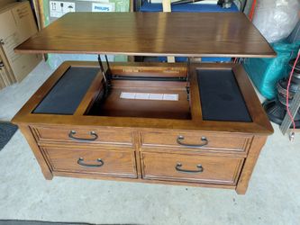 Used Woodboro Lift-Top Cocktail Table
