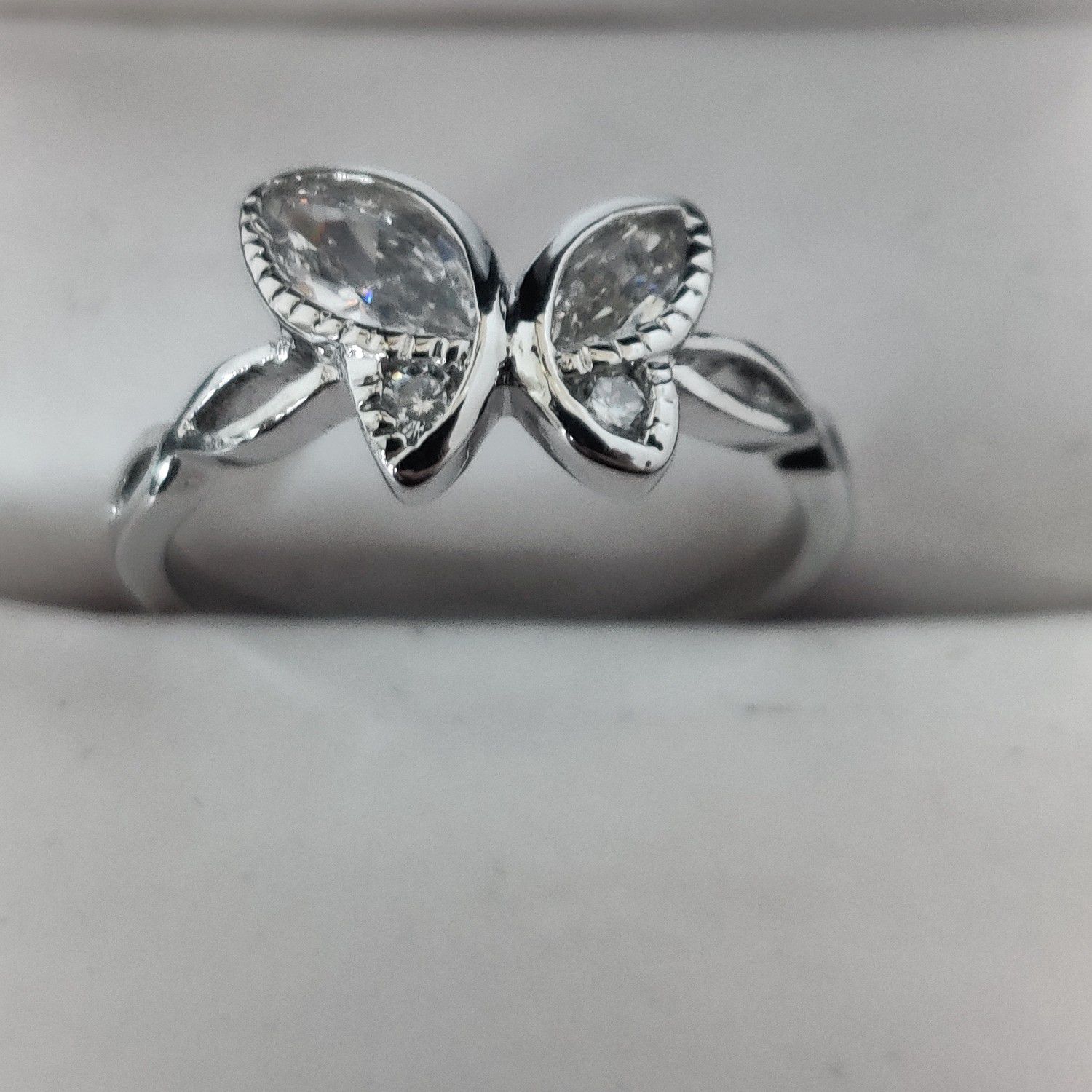 👀 READ DESCRIPTION👀 SILVER **PLATED** BUTTERFLY RING