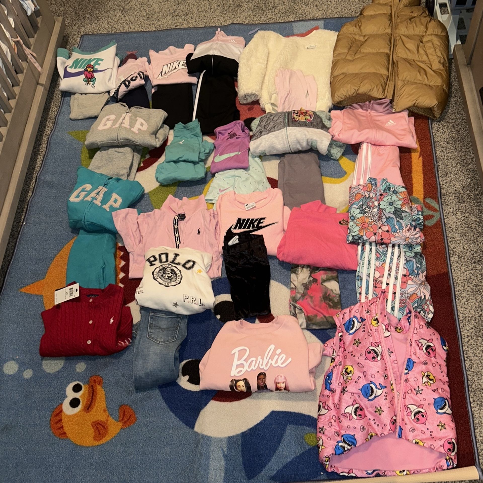 20 Nike, Addidas, Gaps Outfits Package Deal Size 3T Girls