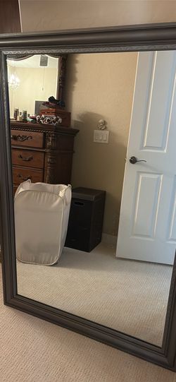 40×60 mirror. Like New