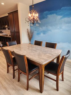 Beautiful 7-Piece Dining Table Set – Table + 6 Chairs – Excellent Condition