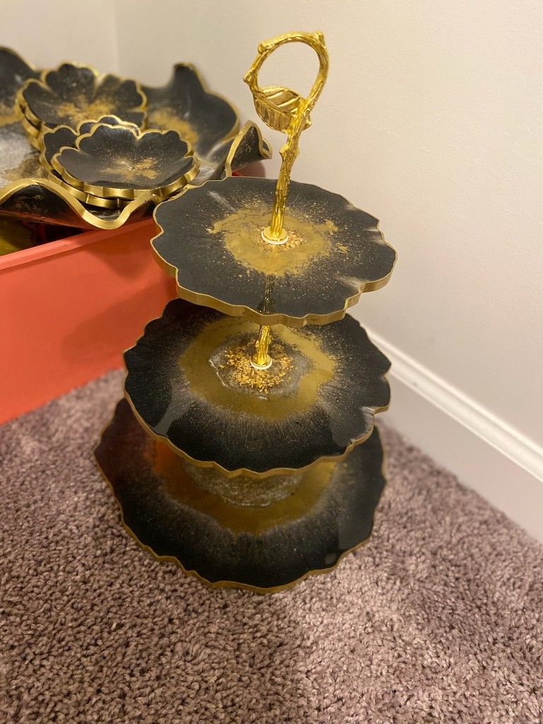 Acrylic Tier Top Table