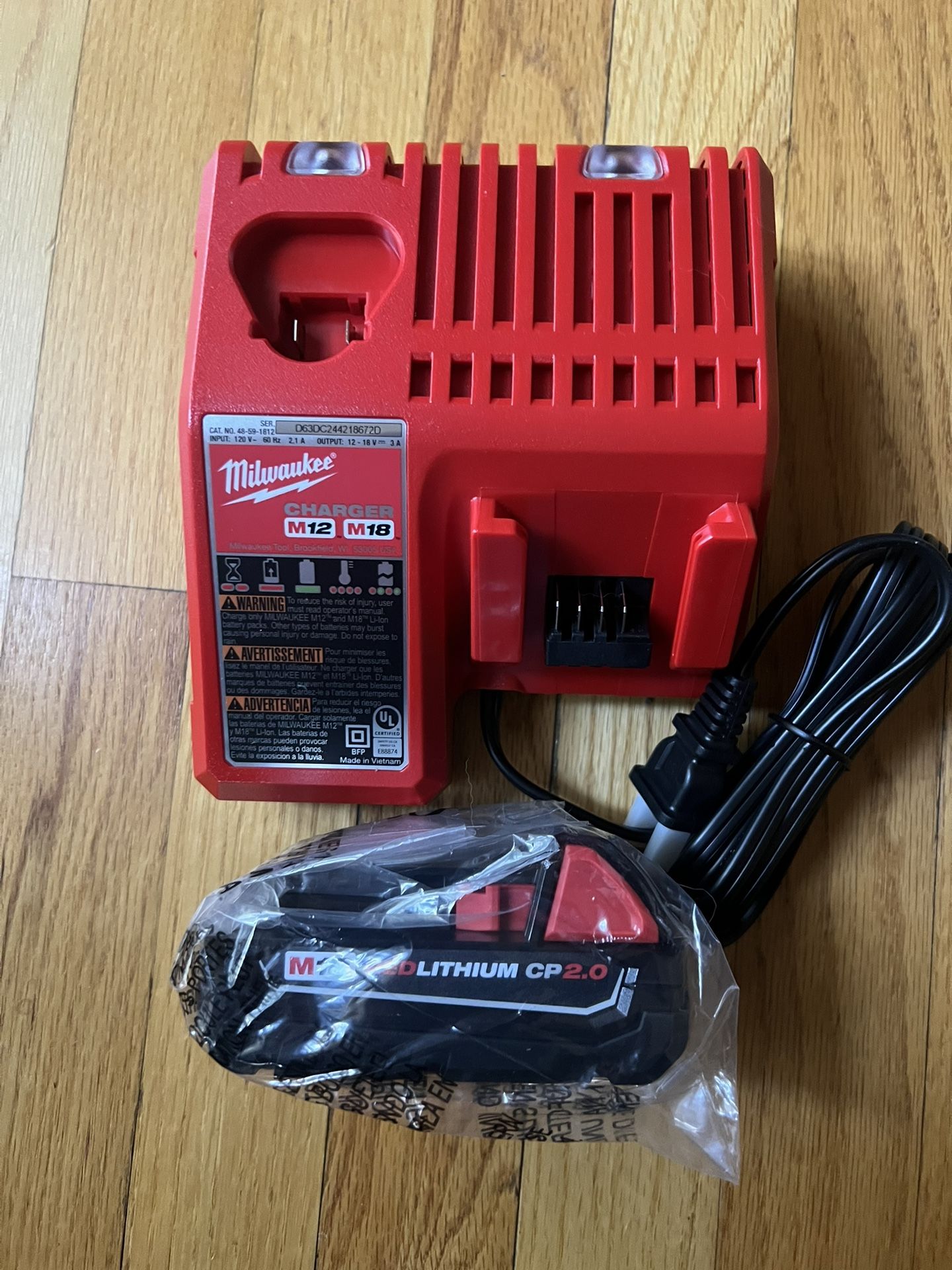 *NEW* Milwaukee M18 2.0Ah battery and M18/m12 charger