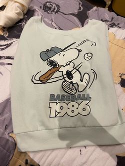 Snoopy off the shoulder