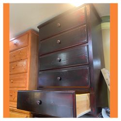 Dresser/ Five drawers dresser