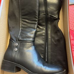 Aerosole’s Women’s Boots Size 8