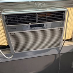 Frigidaire 12,000 BTU Air Conditioner 