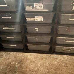 3 32 Quart tub  C Serpent Racks